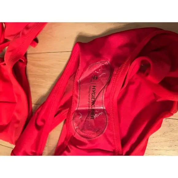 Cupshe Red Bikini Set - Picture 5 of 7